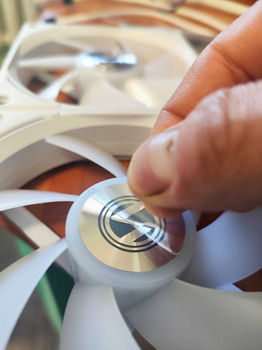 Uni fan Lian Li 120 V2