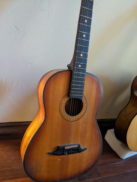 Подготовленная акустическая гитара