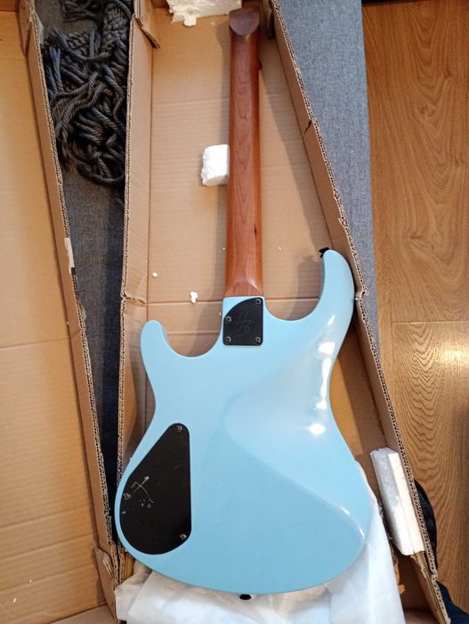 Harley Benton dullahan headless Kraków Prądnik Czerwony • OLX.pl