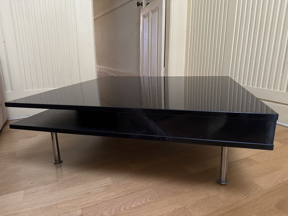Mesa preta lacada