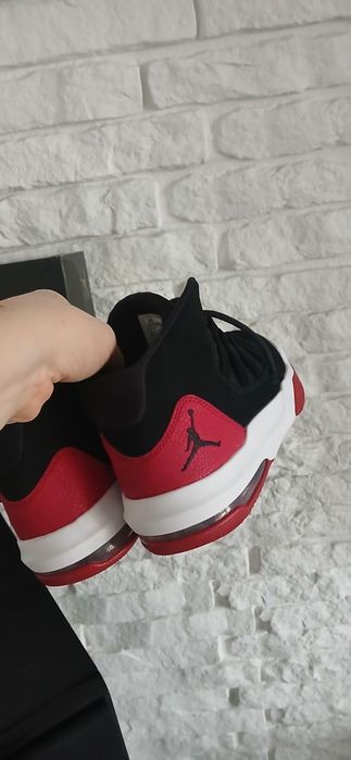 Adidasy Buty JORDAN MAX AURA rozmiar 40,5  sportowe dla chłopca