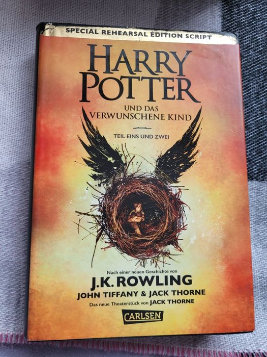 Книга сценарій Гаррі Поттер  Прокляте дитя Німецькою мовою