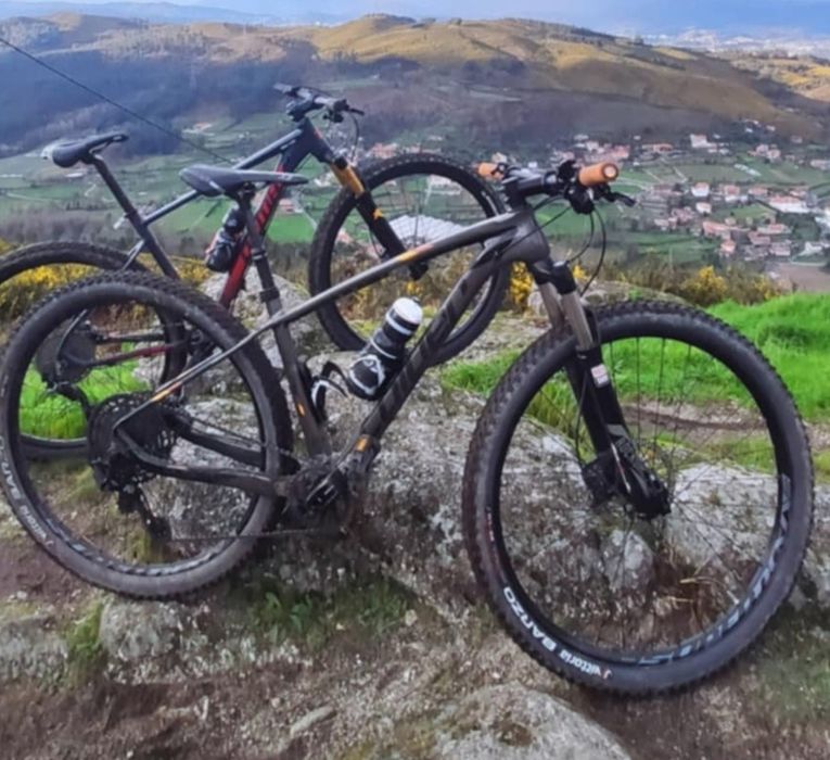 Bicicleta  em CARBONO Coleur Roda 29