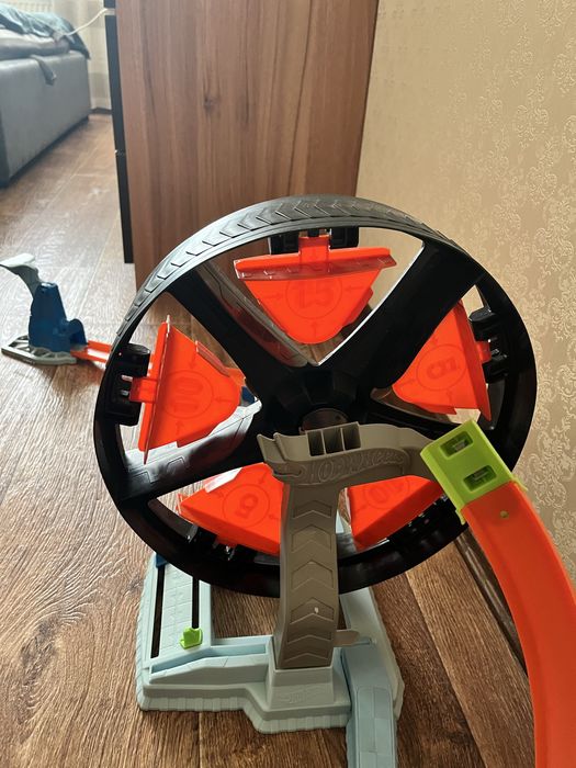 Трек Хот вилс HotWheels Круговорот