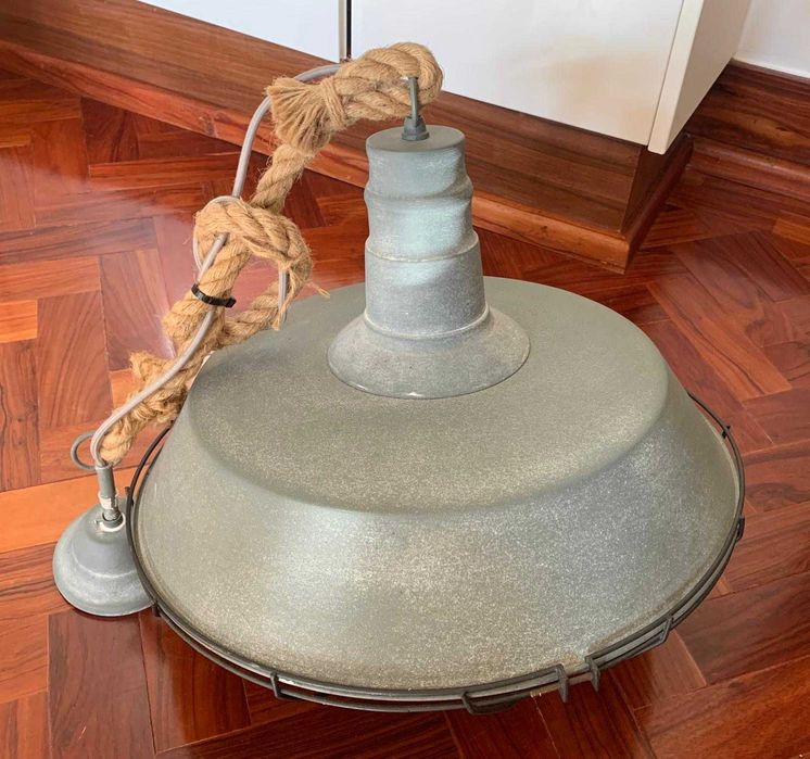 Candeeiros de teto - Estado impecável ( incl. Lampada funcional)