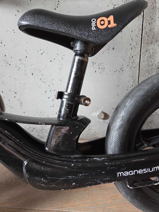 Rowerek biegowy Cariboo Magnesium Pro