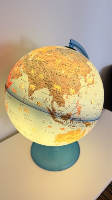 Globo Terrestre Infantil Educativo com Iluminação