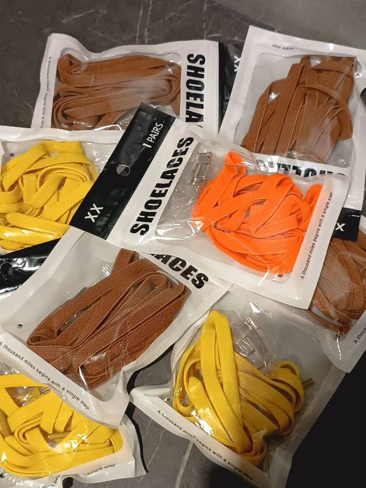 Шнурки - резинки на металевій защіпці