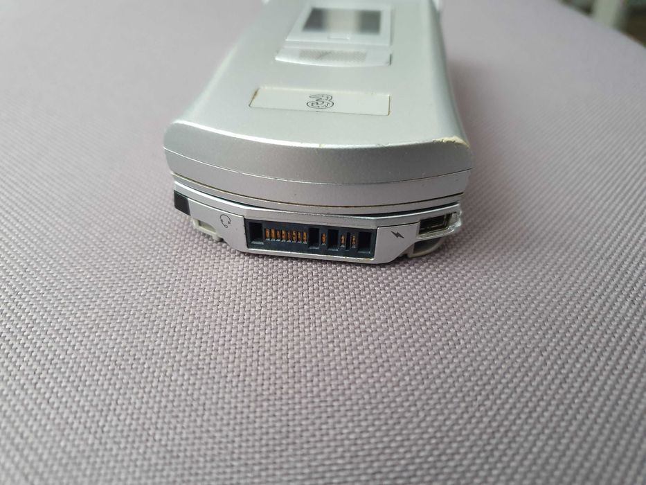 Telefon sony ericsson V800