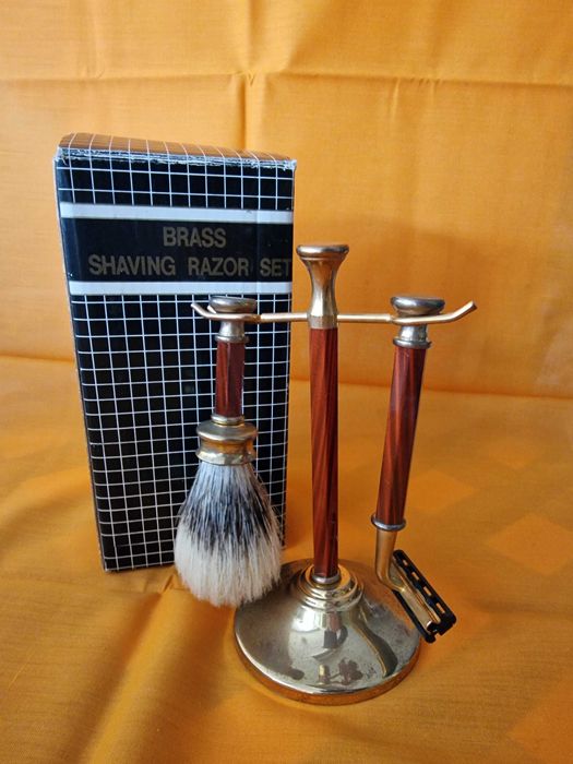 Conjunto de barbear com suporte