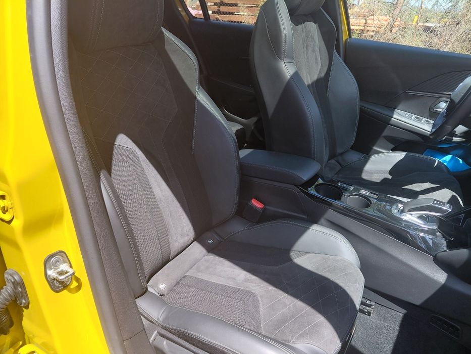 Peugeot e208 GT-line 2021.11