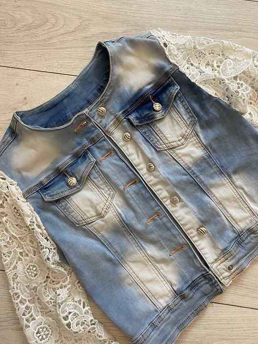 Katana jeans z rekawami z koronki