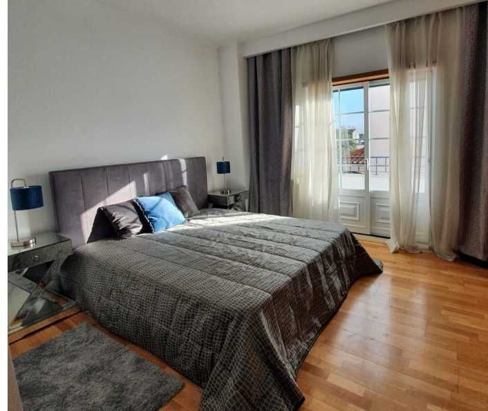 Moradia T4 com piscina e jardim para arrendar – Atalaia, Montijo