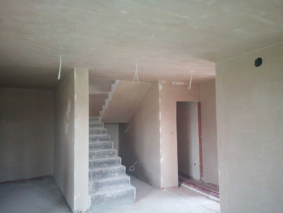 TYNKI MASZYNOWE gipsowe lekki, twardy, cementowo-wapienne