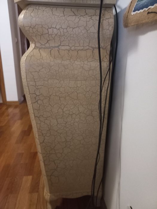 Camiseiro e mesa de cabeceira