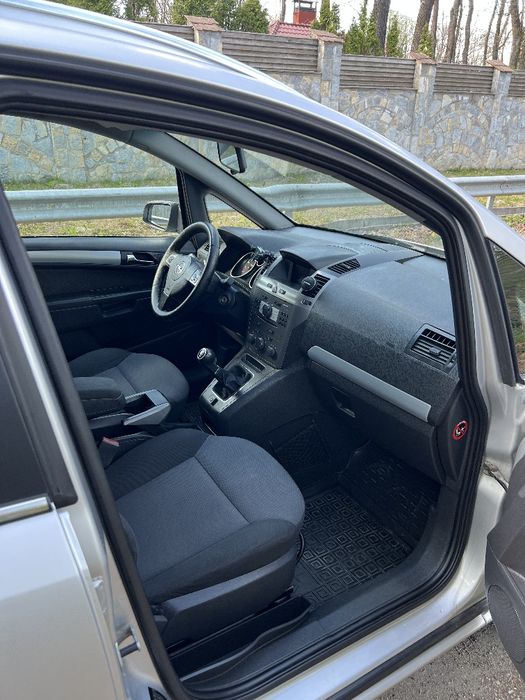 Продам Opel Zafira B