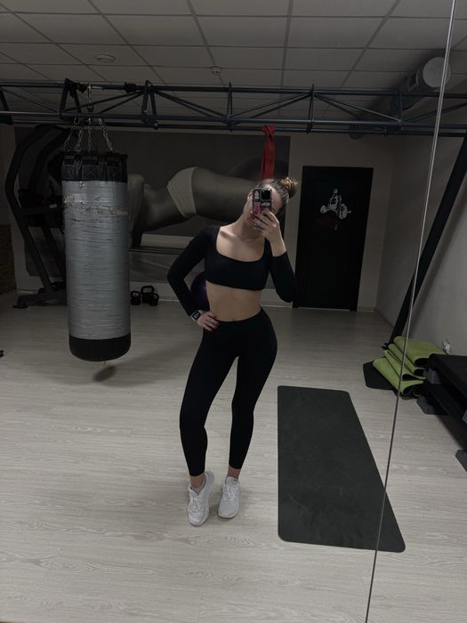 Продам спортивний комплект в спорт зал