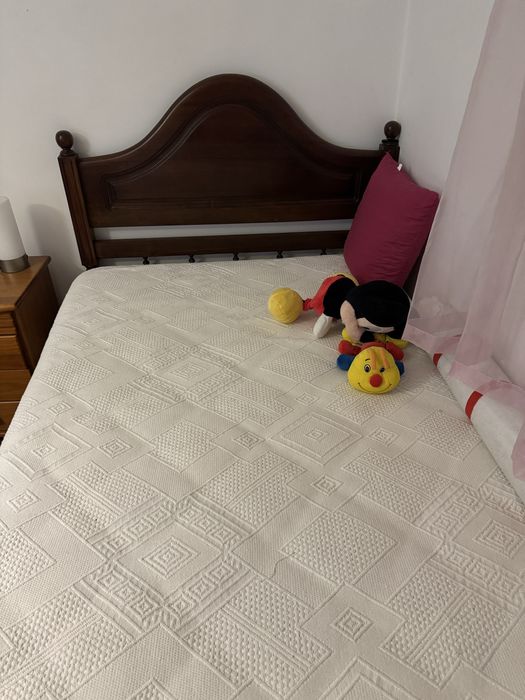 Cama de Solteiro (Corpo e Meio)