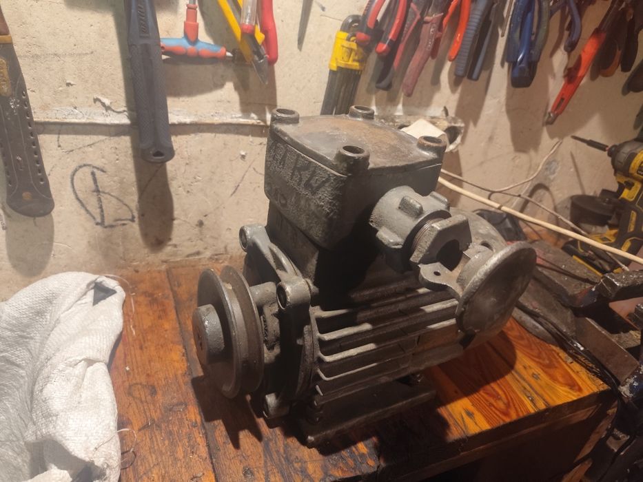 Witam sprzedam silnik elektryczny 3 fazowy 1.1 kw