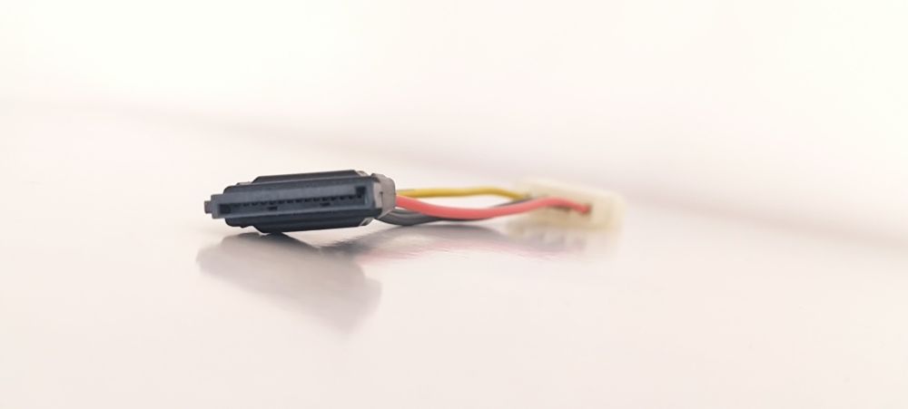 Adapter kabel zasilający Molex do SATA 16 cm do komputera PC