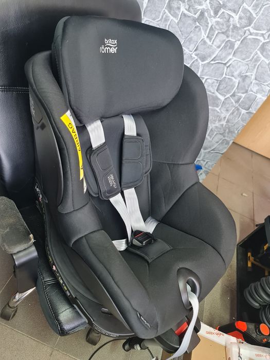 Fotelik samochodowy Britax Dual Fix M I-Size