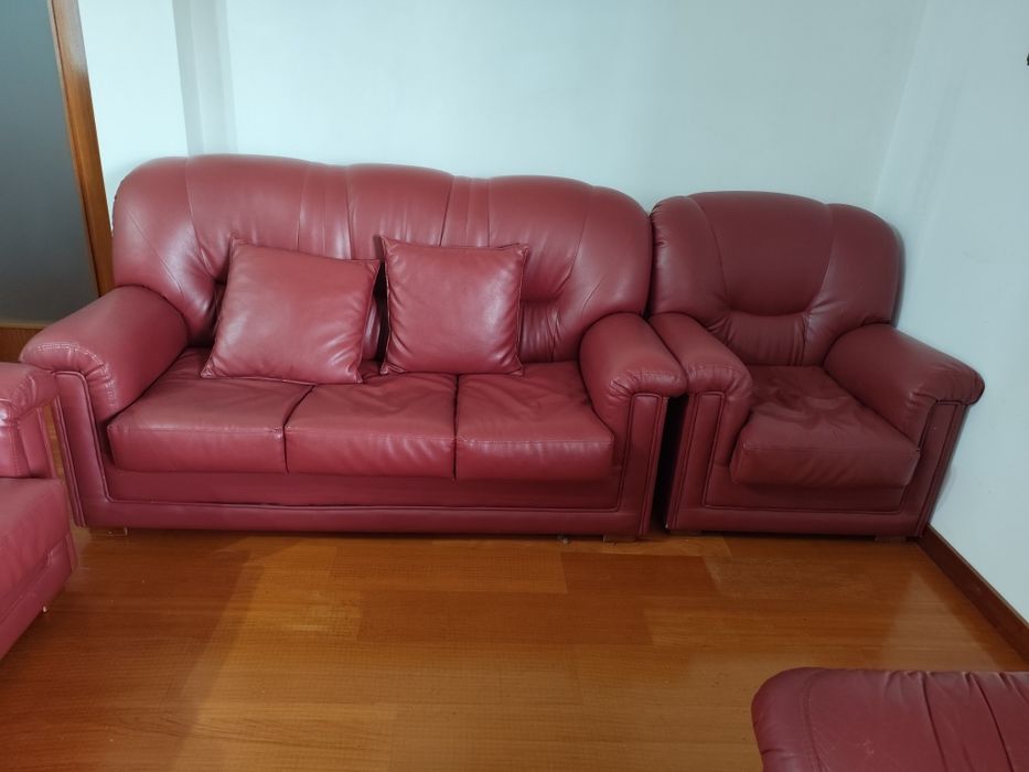 3 Sofás em Pele como novos