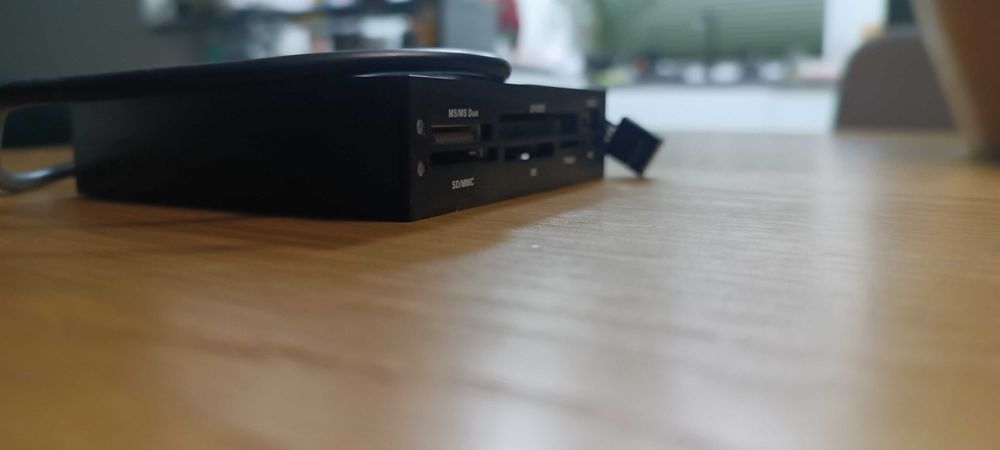 Wewnętrzny czytnik kart pamięci PC