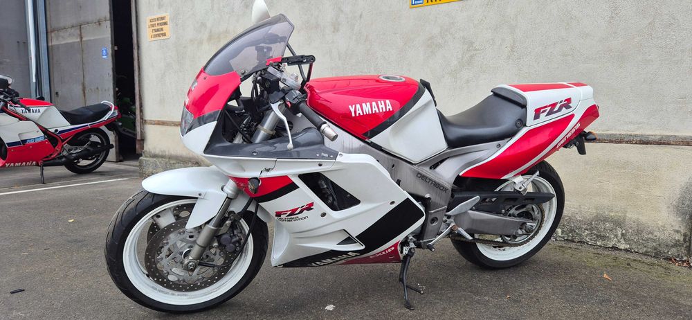 Yamaha fzr1000