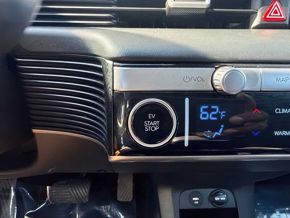 Hyundai Ioniq 5      2023