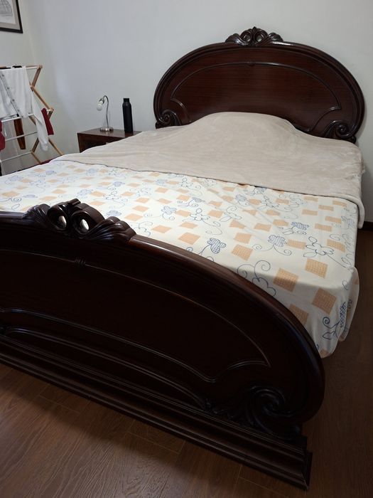 Cama de casal com colchão