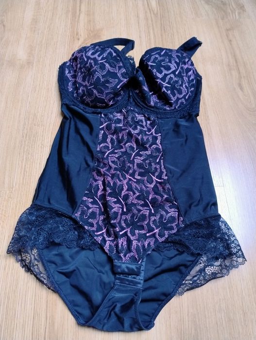 Piękne body Corin 75D/E