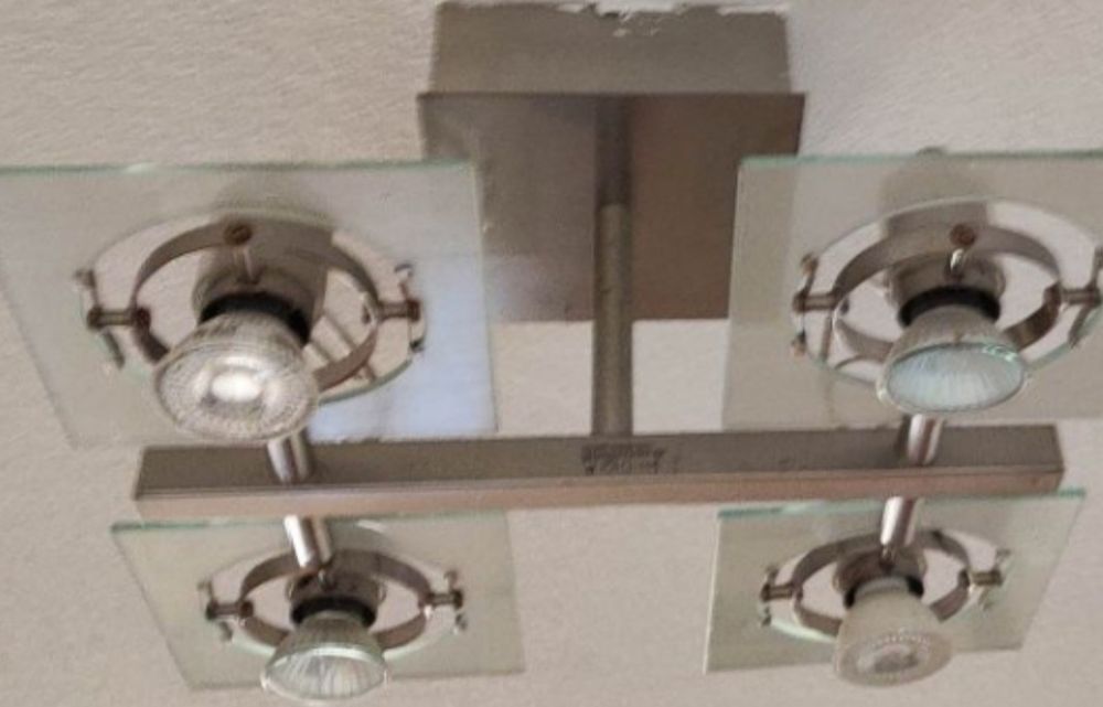 2 Candeeiros de 4 focos Negociável