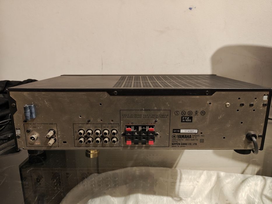 Amplituner wzmacniacz Yamaha natural sound stereo r3