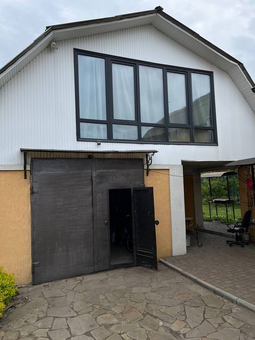 Чудовий будинок з ремонтом