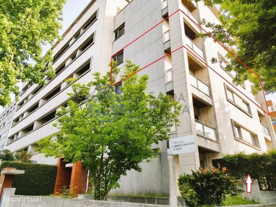 T3 Apartment for Sale in Castêlo da Maia