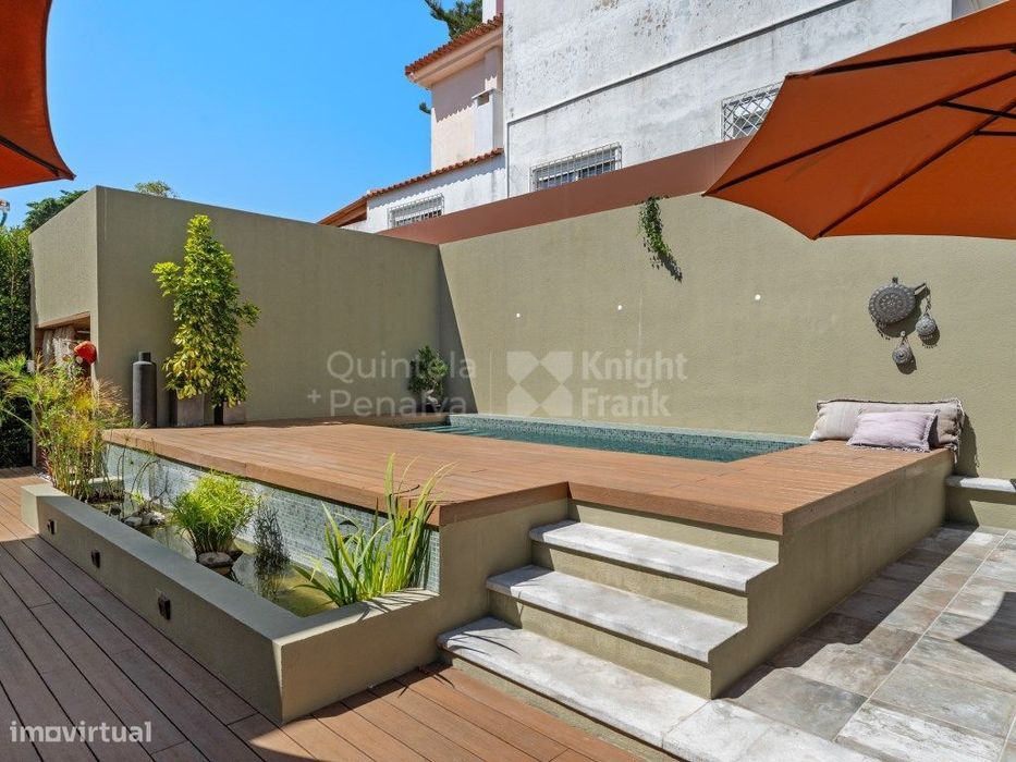 Moradia T4 com piscina para venda no Estoril