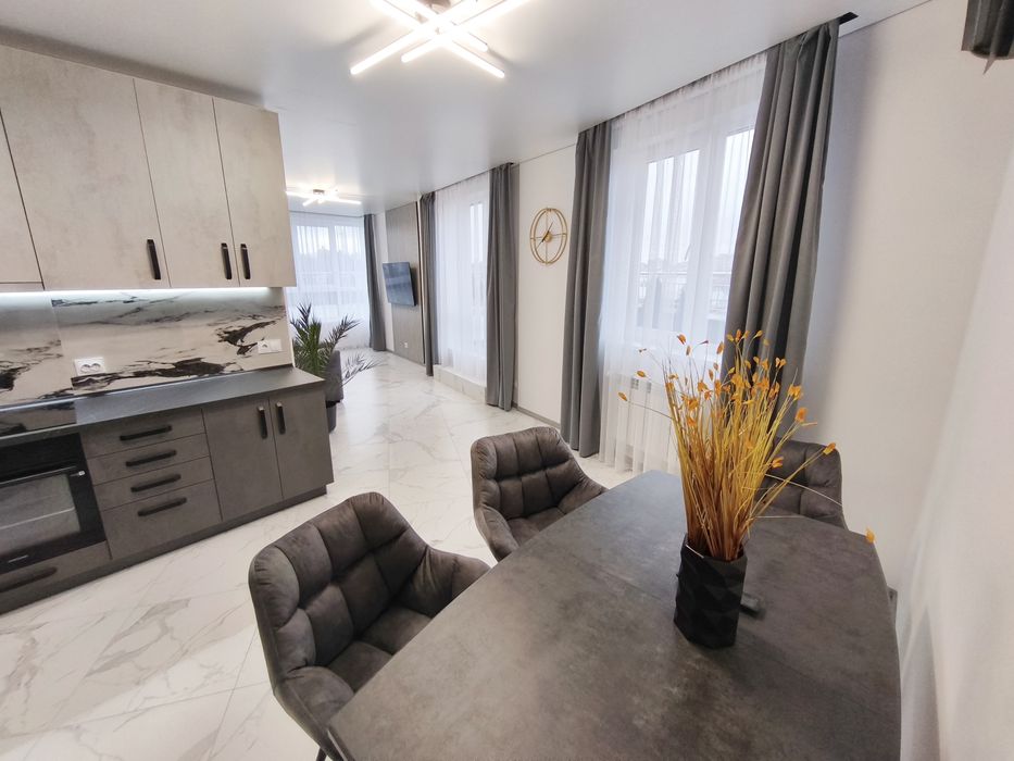 Вул.Кульпарківська 93 парус сіті