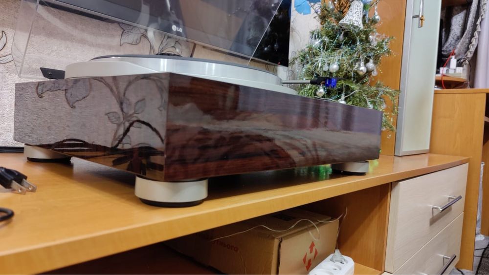 Виниловый проигрыватель Victor QL-Y77F