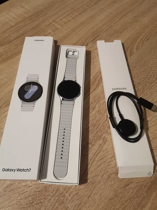 Samsung Galaxy Watch 7 Silver - Nowy - Faktura - Gwarancja