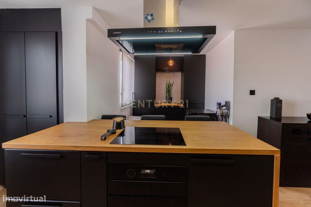 Apartamento T3 Totalmente Remodelado | 114 m² | Suite | Open Space | C