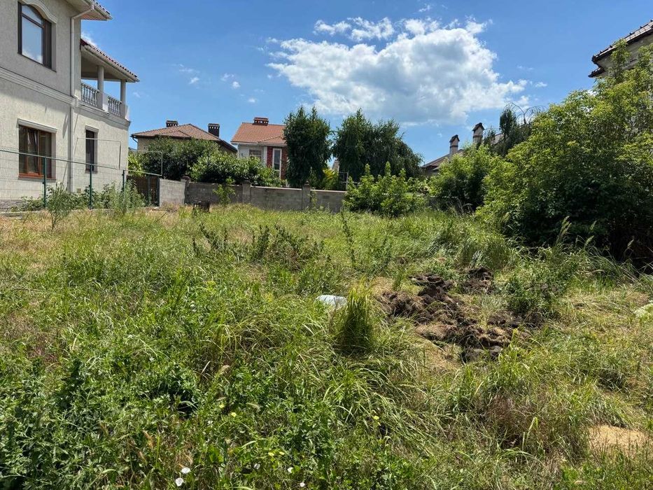 Затишна ділянка в Совіньйоні | 4 сотки.