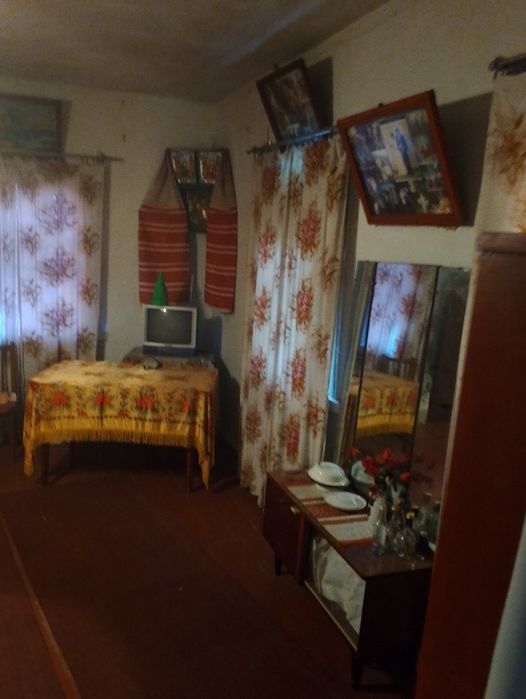 Продам будинок 73 м², 40 соток землі, є хлів та погреби є обмін на авто