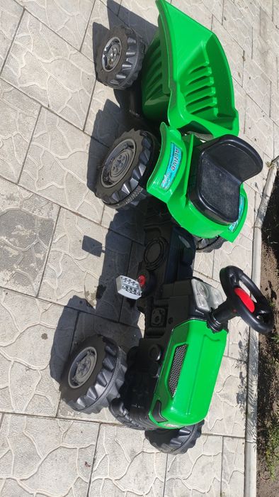 Продам трактор педальний