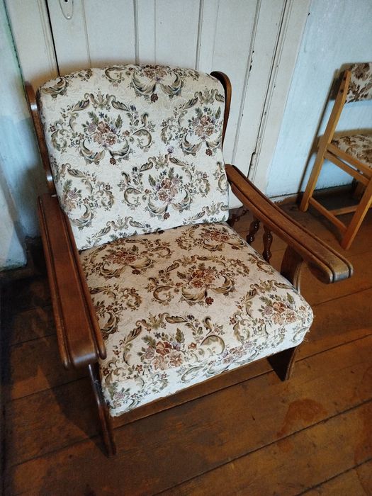 Zestaw wypoczynkowy w stylu Holenderskim, sofy i fotel.