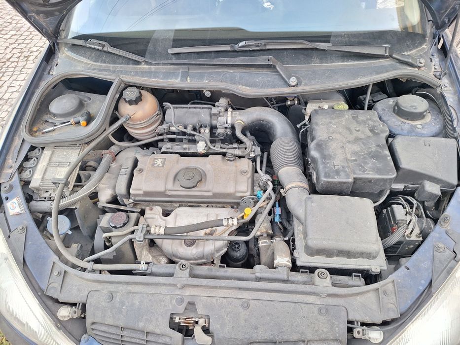 Peugeot 1400 com bancos em couros