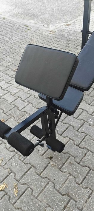 Banco de Musculação Adidas Essential com suporte de barras, estação de bíceps curl e leg curl