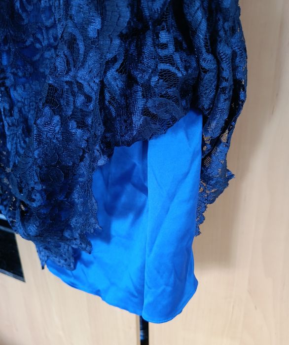 Sukienka koronkowa  48