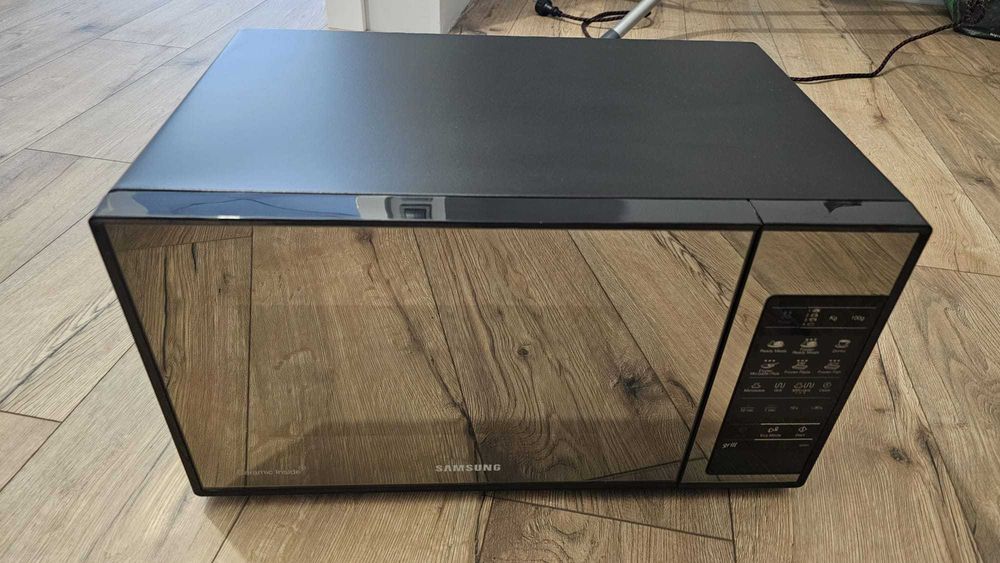Kuchenka mikrofalowa SAMSUNG GE83X 800W stan idealny!