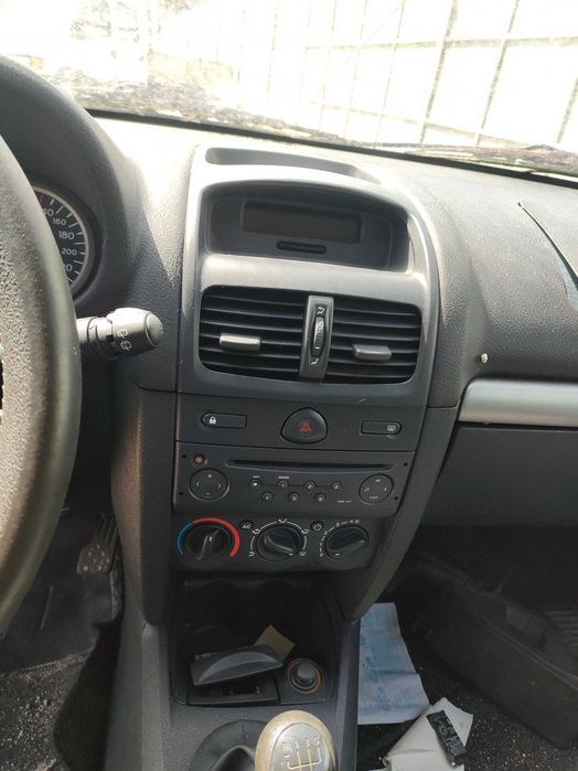 RENAULT Clio II Hatchback (BB, CB) 1.2 16V Gasolina 75 cv / 55 kW 2001 - 2016 Para Peças