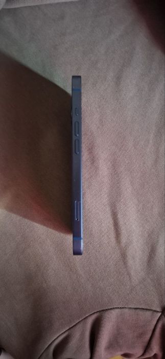 iPhone 13 голубой